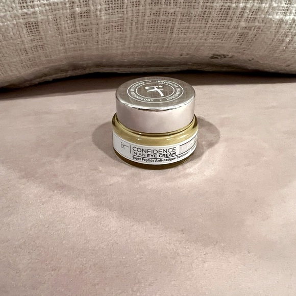New! It Cosmetics Confidence in an Eye Cream 0.5 oz. - Picture 3 of 3